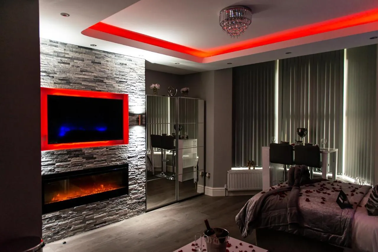 Aphrodite Suites Bradford  Apartment