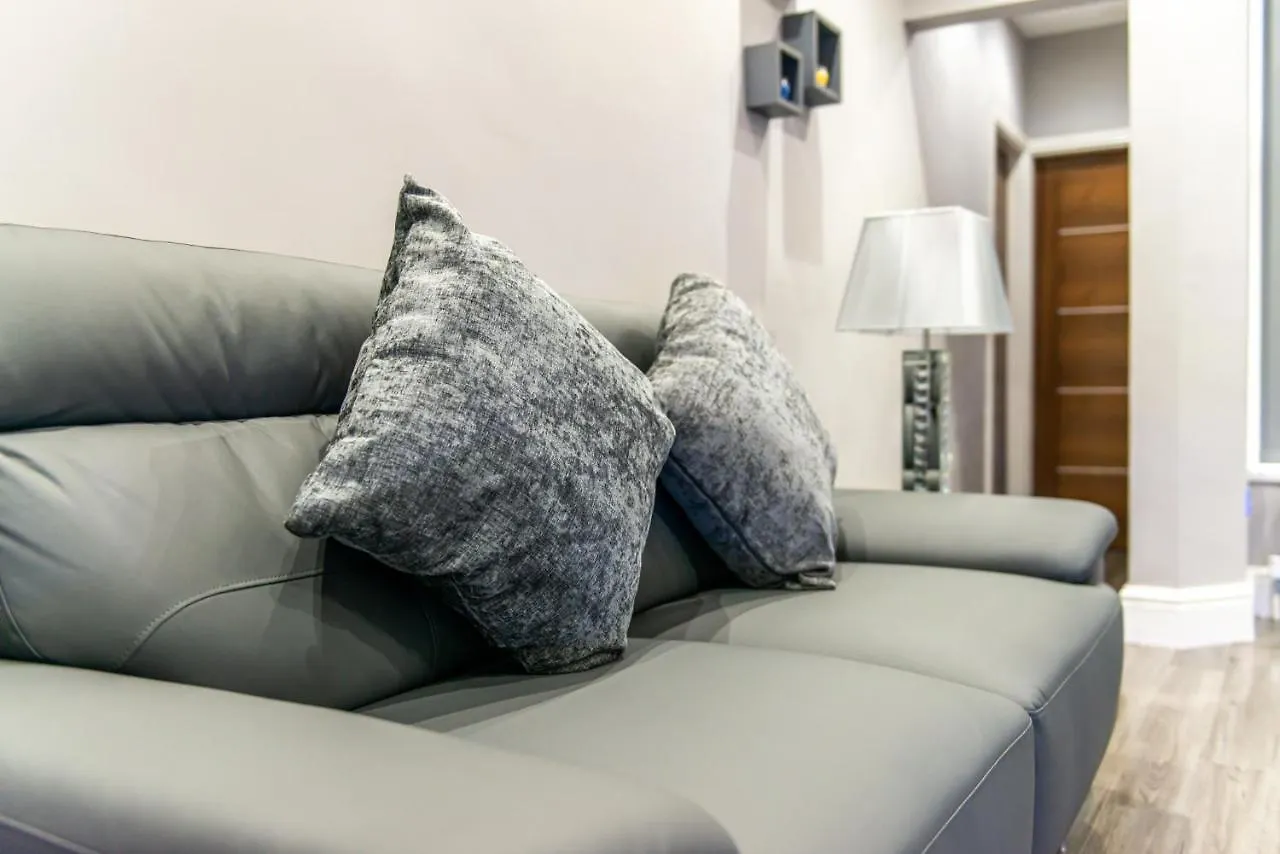 Aphrodite Suites Bradford  Apartment