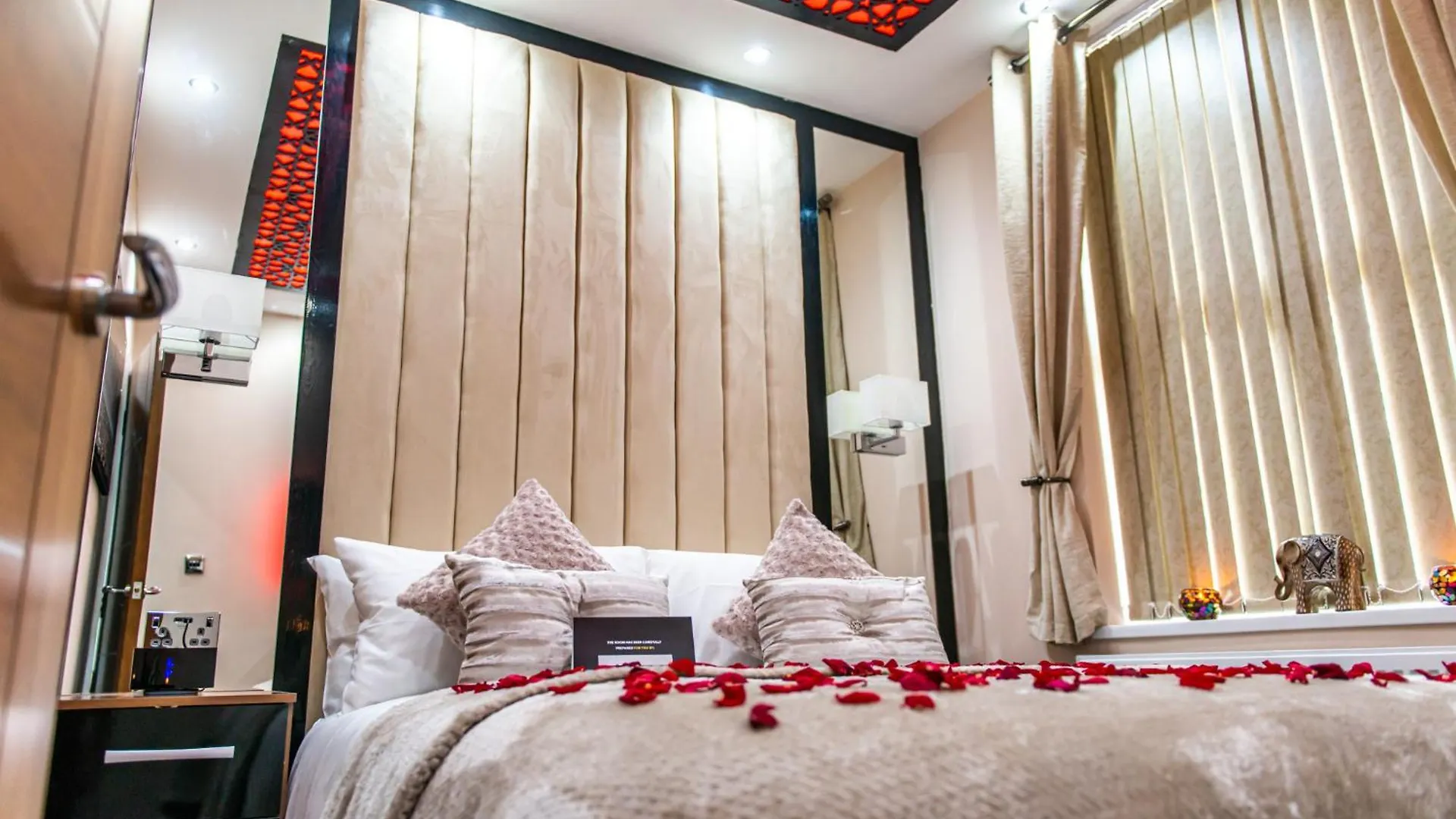 Apartment Aphrodite Suites Bradford